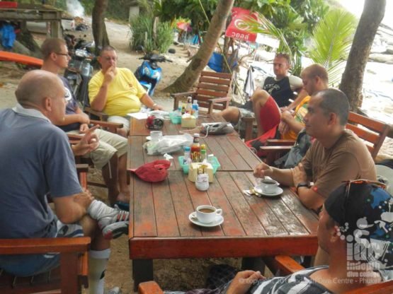 PADI Insttructor Course waiting for breakfast before the IDC OW briefings at Ao Sane Beach