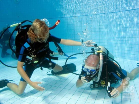 Phuket PADI Open Water student Learning Neutral buoyancy