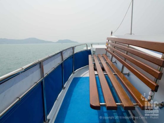 Phuket Dive Tour Boat 2 Choksomporn top deck: ideal for sunbathing and relaxing