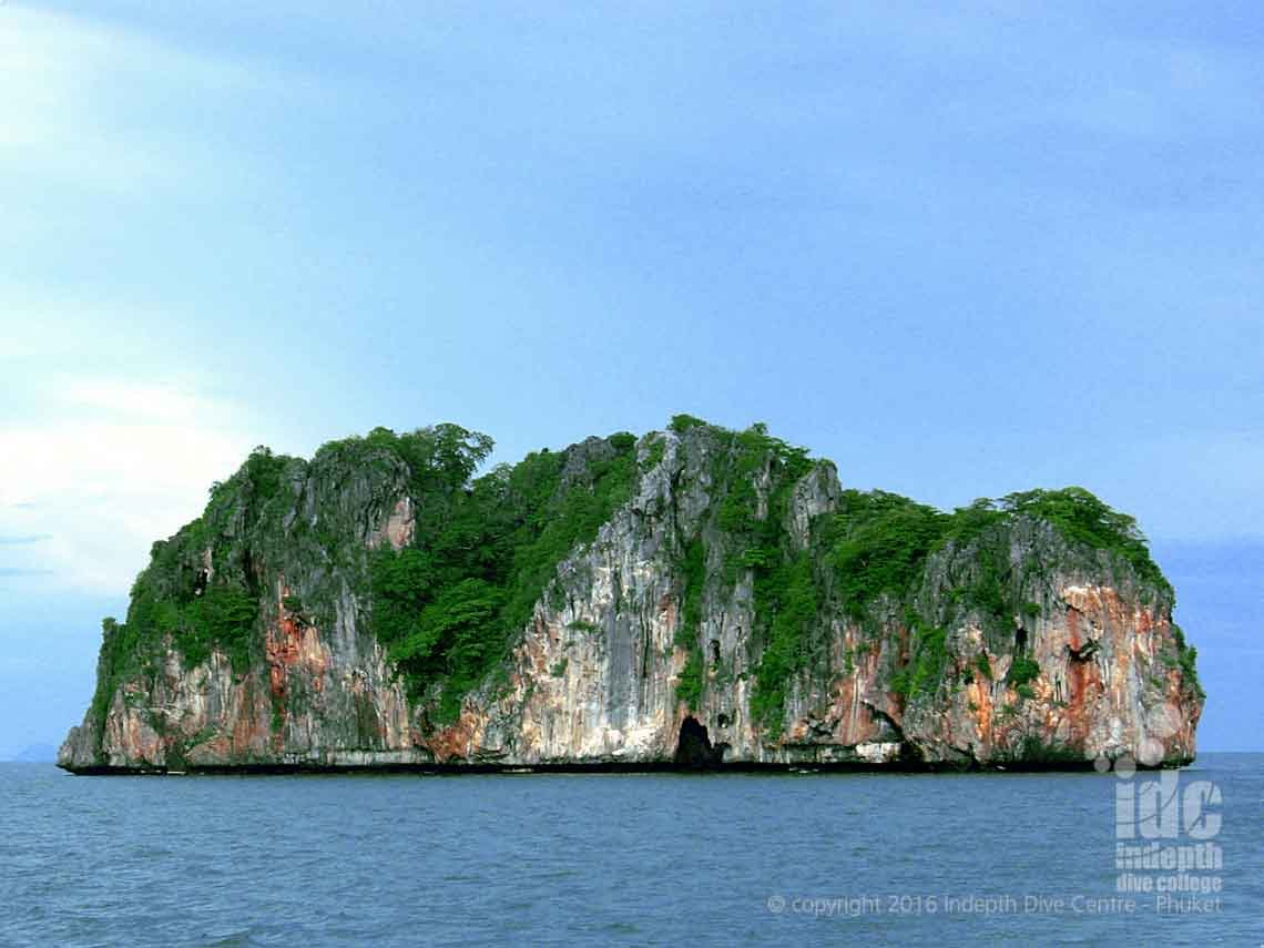 Ko Doc Mai or "Flower Island" is one of the nearest Phuket Dive Sites