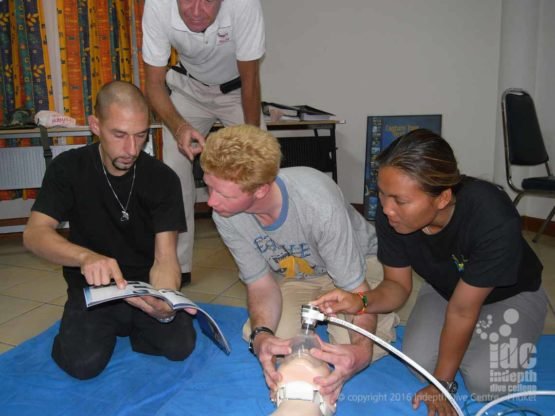 PADI Oxygen Instructor Course is a very valuable course to take and part of the PADI Master Scuba Diver Trainer