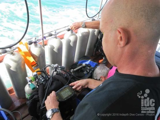 Setting up the Rebreather for the PADI Night Diver Specialty with Indepth Phuket
