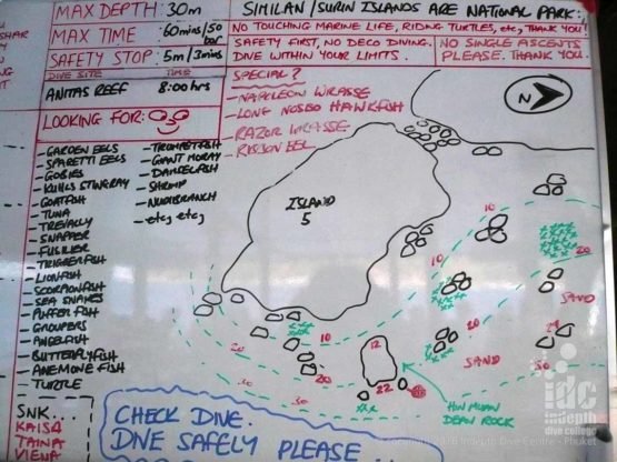 Rebreather Dive Briefing at Anitas Reef on a Similan Islands Liveaboard