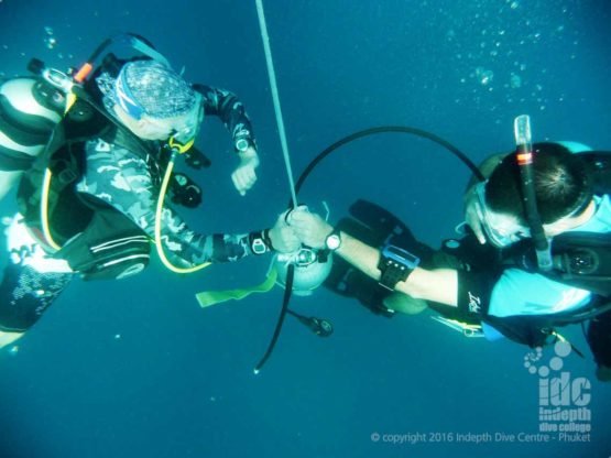 Simulated Deco Stop being performed by divers on Deep Diver Course