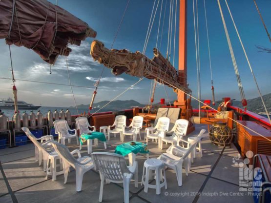 Awesome sundeck to chill out on, on The Junk Liveaboard